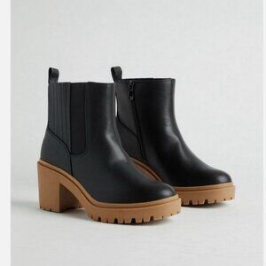 Torrid 9W 9 Wide Width Finger Gore Bootie Black Brown Zip Boot Block Heel